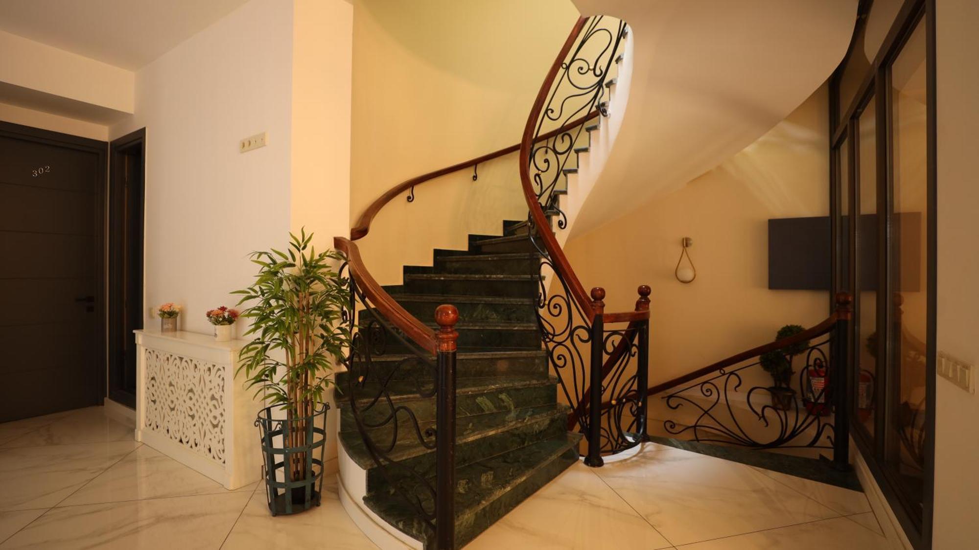 Wine Rock Hotel Tbilisi Exterior photo