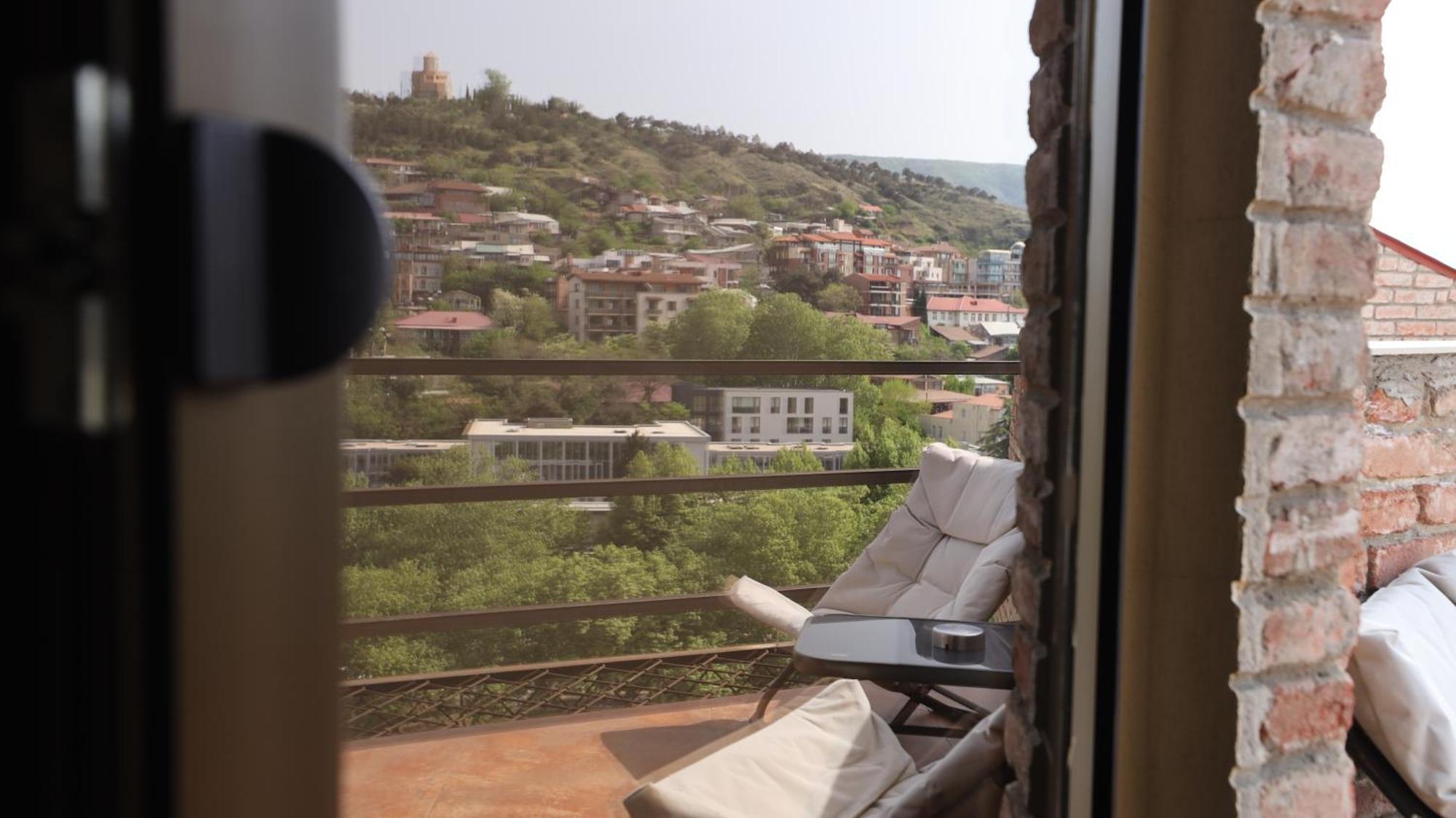 Wine Rock Hotel Tbilisi Exterior photo