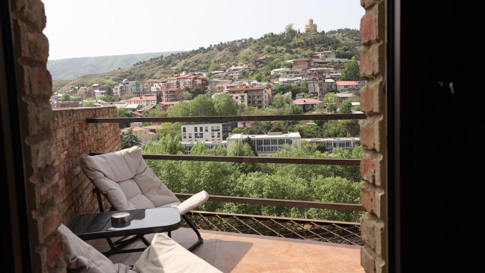 Wine Rock Hotel Tbilisi Exterior photo