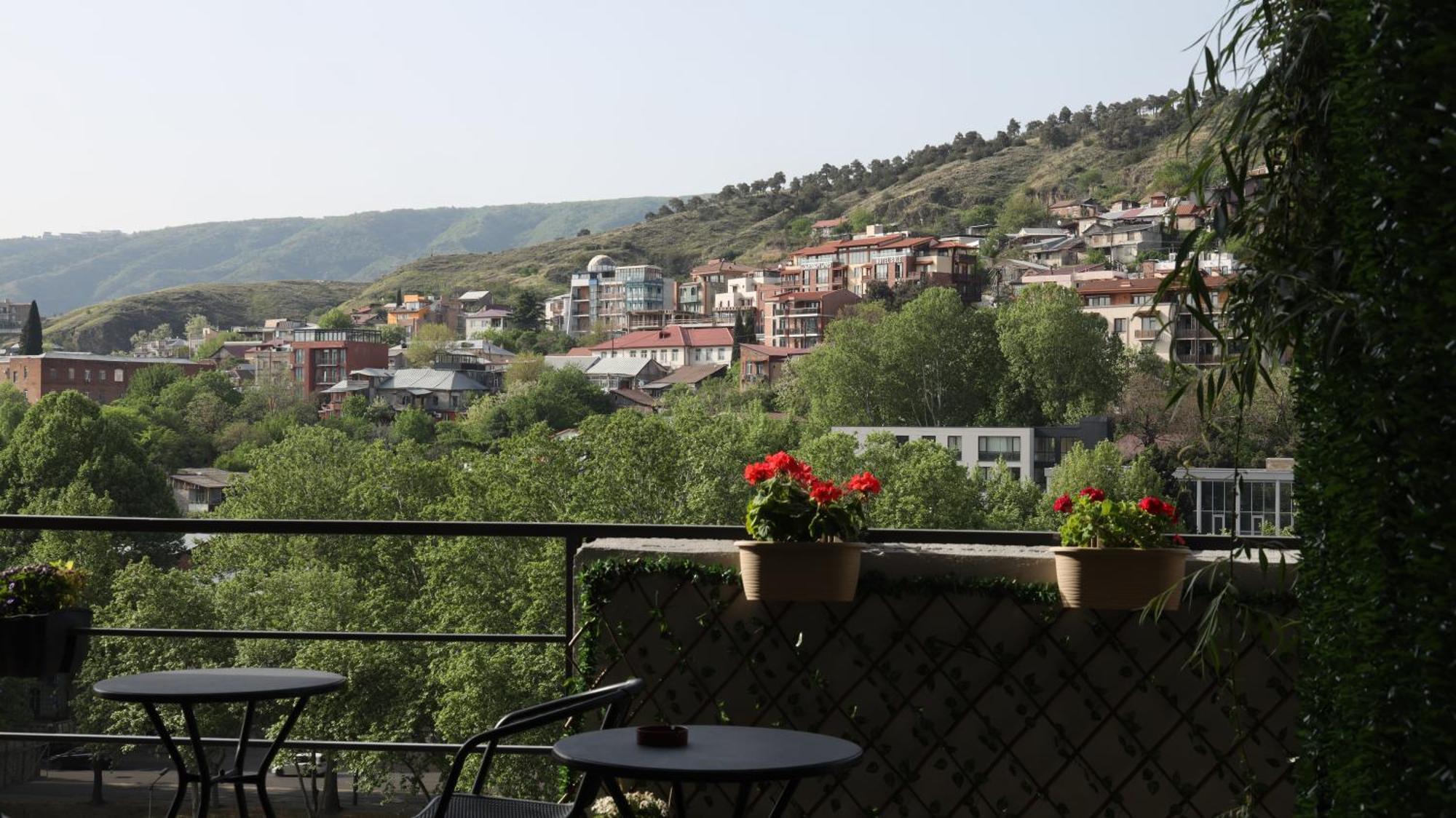 Wine Rock Hotel Tbilisi Exterior photo